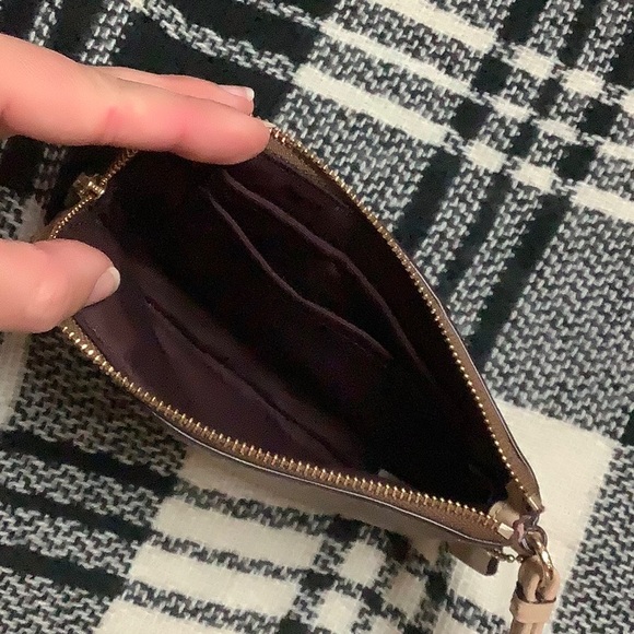 Coach tan stripe zip corner wallet - Picture 5 of 8